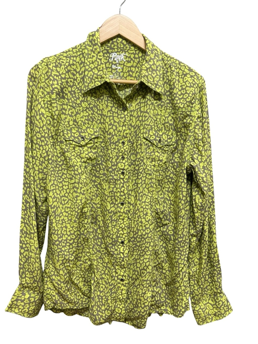 Rock 47 by Wrangler Green Animal Print Rhinestone Snap Closure Shirt Size XL
